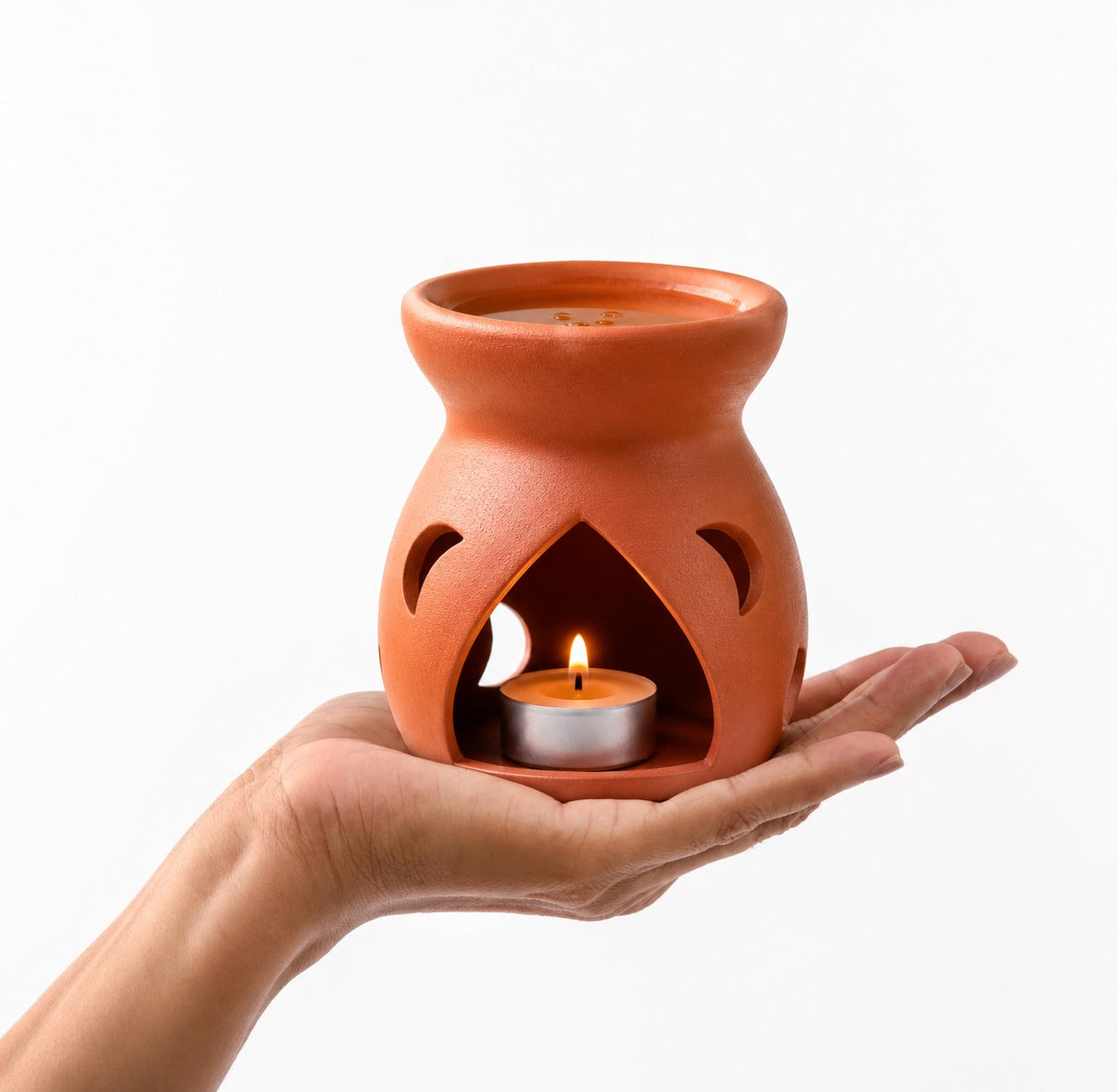 Cinnamon Oil with Clay Aroma Burner on hand
